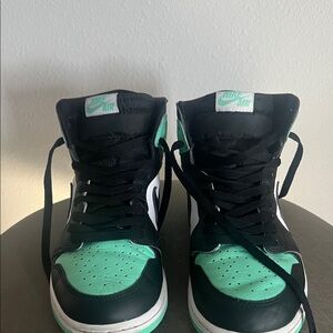 Jordan Athletic Shoes Black and Mint